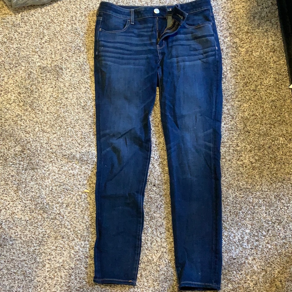 american eagle super stretchy dark blue jeans